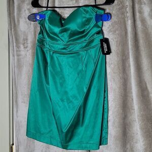 💛CLEARANCE💛 💥Brand New!💥 Forever 21 Strapless Top - SIZE LG